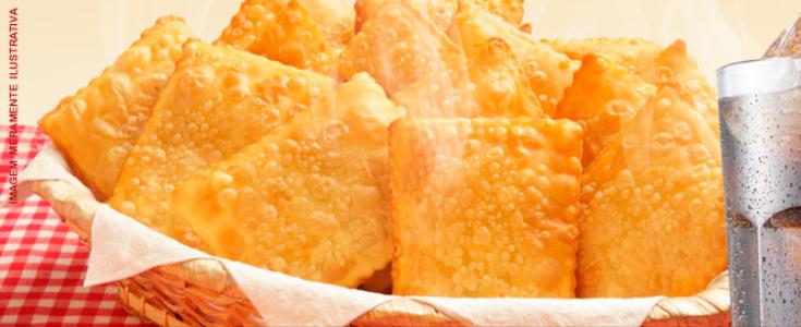 Pastel queijo ou carne (4 und)
