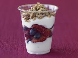 A LA CARTE - Fresh Fruit & Yogurt Parfait
